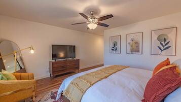 Casa, varias camas, patio, vista al jardín (Blue Moon Escape) | 4 habitaciones, decoración personalizada y muebles diferentes