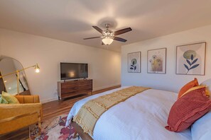 House, Multiple Beds, Patio, Garden View (Blue Moon Escape) | 4 bedrooms, individually decorated, individually furnished, bed sheets
