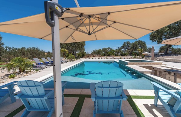 Hồ bơi ngoài trời 