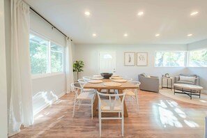 House, Multiple Beds, Patio, Garden View (Lake Park Landing) | Dining - Lake Park Landing (Atascadero)