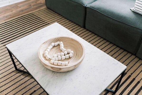 Interior - Lake Park Landing (Atascadero)