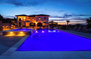 Pool - Blue Oak Oasis (Bradley)