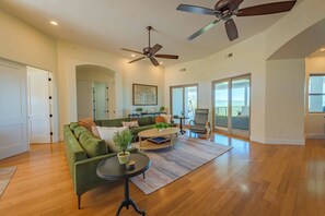 House, Multiple Beds, Hot Tub, Pool View (Blue Oak Oasis) | Living area | Fireplace - Blue Oak Oasis (Bradley)