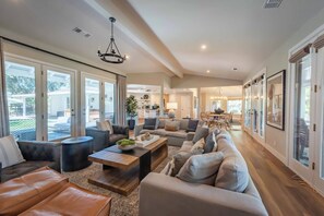 Living area - Arbor House (Paso Robles)