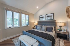 4 bedrooms, individually decorated, individually furnished, bed sheets - Arbor House (Paso Robles)