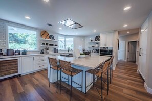 House, Multiple Beds, Pool Access, Pool View (Arbor House) | Private kitchen