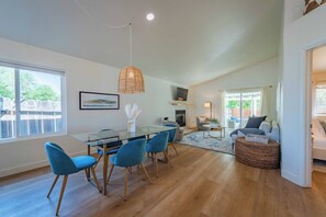 House, Multiple Beds, Patio, Garden View (Wine Country Respite) | Interior