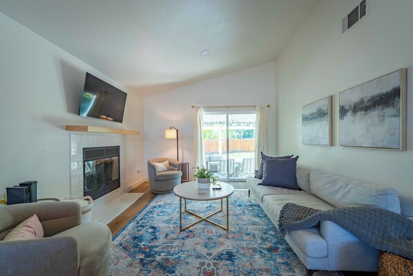 House, Multiple Beds, Patio, Garden View (Wine Country Respite) | Living area