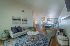 House, Multiple Beds, Patio, Garden View (Wine Country Respite) | Living area - Wine Country Respite (Templeton)