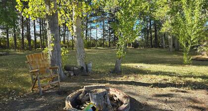 Private oasis at the famous Heart Mountain in charming Ralston with WiFi, AC