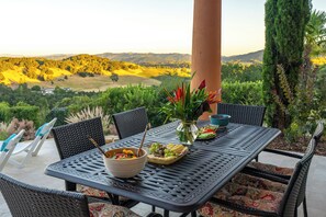 House, Multiple Beds, Hot Tub, Pool View (Paso Paradiso) | Outdoor dining - Paso Paradiso (Paso Robles)