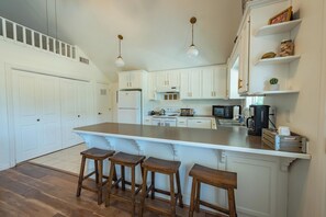 独立别墅, 多张床, 厨房 (Red Barn Loft) | 私人厨房