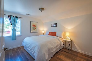 House, Multiple Beds, Kitchen (Red Barn Loft) | 2 bedrooms, individually decorated, individually furnished, bed sheets - Red Barn Loft (Templeton)