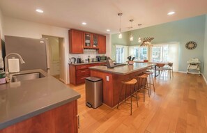Maison, plusieurs lits, bain à remous, vue jardin (Casa del Lago) | Cuisine privée | Cafetière/bouilloire