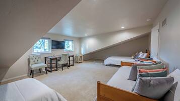 4 bedrooms, individually decorated, individually furnished, bed sheets