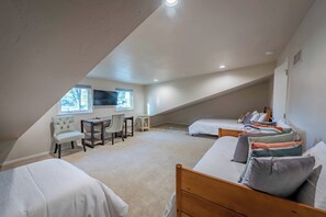 4 bedrooms, individually decorated, individually furnished, bed sheets