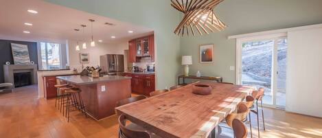 House, Multiple Beds, Hot Tub, Garden View (Casa del Lago) | Dining