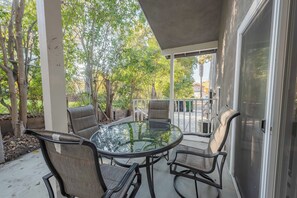 House, Multiple Beds, Hot Tub, Garden View (Casa del Lago) | Outdoor dining