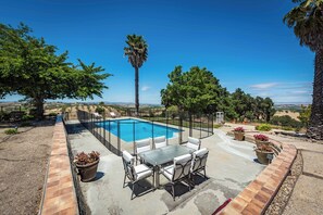 Pool - Hilltop Oasis (Templeton)