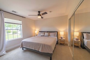 ハウス ベッド (複数台) プールアクセス ガーデンビュー (Hilltop Oasis) | 5 室のベッドルーム、客室ごとに異なる装飾、客室ごとに異なるインテリア、ベッドシーツ