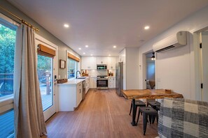 House, Multiple Beds, Patio, Garden View (Downtown Treehouse) | Private kitchen | Coffee/tea maker