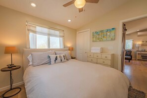 公寓, 2 張加大雙人床, 熱水浴缸 (Hidden Acre - Bird House) | 2 間睡房、獨特設計、獨特裝修、床單