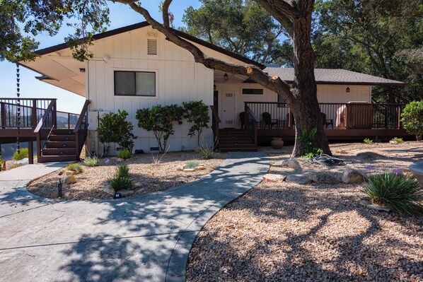 Exterior - Heartview Cottage (Templeton)