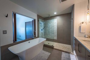 Condo, Multiple Beds, Patio, City View (Avila Beach Retreat) | Bathroom | Towels - Avila Beach Retreat (Avila Beach)