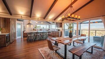 House, Multiple Beds, Patio (Kiler Views) | Dining