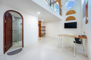 Quarto luxo | Wi-Fi de cortesia, roupa de cama