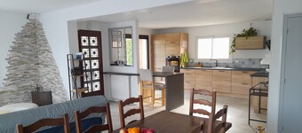Spacious apartment between ocean and forest