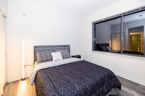 2 多间卧室、熨斗/熨衣板、免费 WiFi、床单