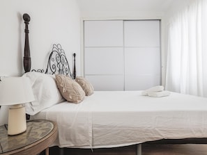 1 bedroom, iron/ironing board, Internet, bed sheets