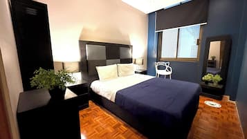 Double Room, Shared Bathroom | Free WiFi