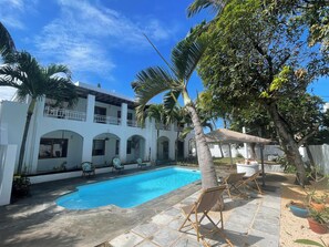 Pool - Salvador, 2-bedroom apartment just a few minutes' walk from Blue Bay lagoon (Blue Bay)