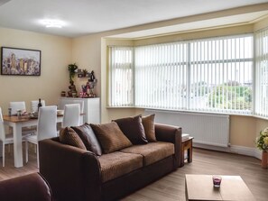 TV - Spacious, stylish coastal duplex with sea-view decking and balcony. (Heysham near Morecambe)