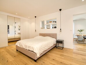 5 Schlafzimmer, Bügeleisen/Bügelbrett, Internetzugang
