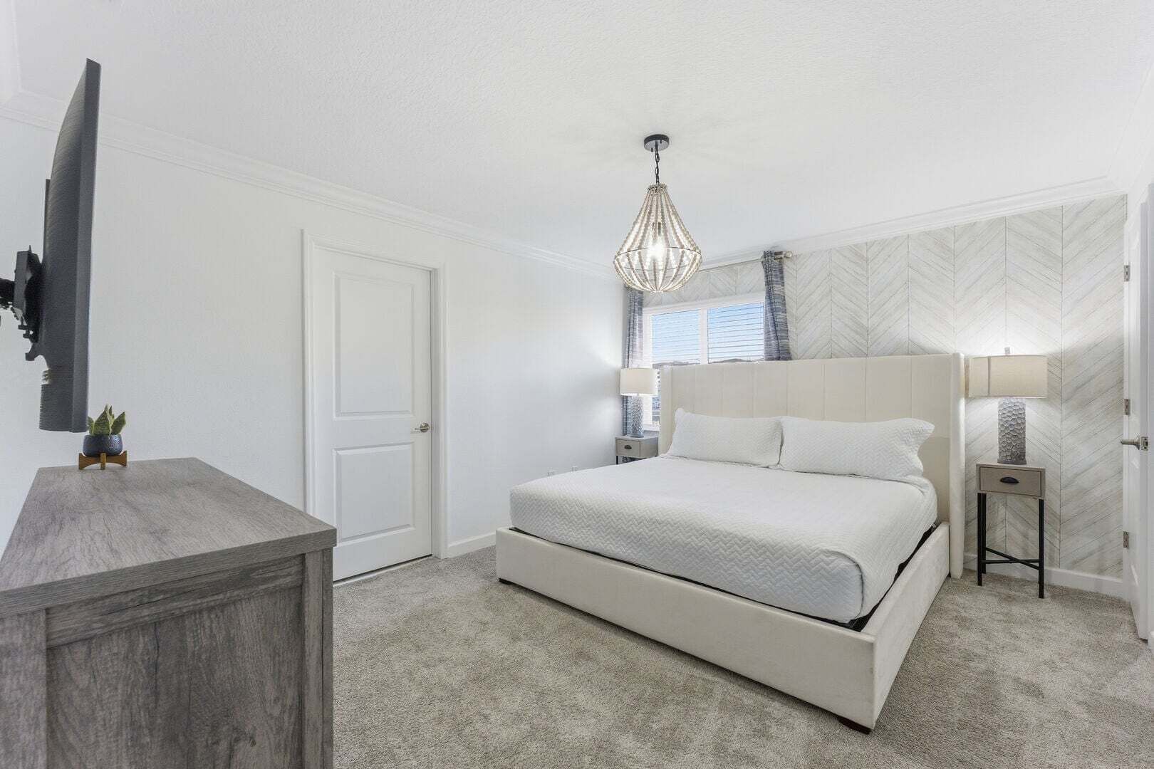 5 bedrooms, iron/ironing board, free WiFi, bed sheets