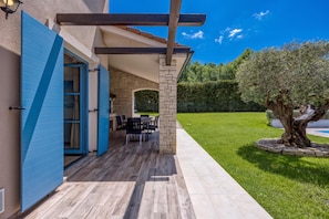 Family Villa, 4 Bedrooms, Fireplace (Villa Milo Mali Vareski with Pool) | Outdoor dining - Villa Milo Mali Vareski With Pool (Marcana)