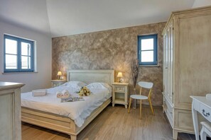 Family Villa, Multiple Bedrooms (Villa Milo Mali Vareski with Pool)