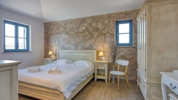 4 bedrooms, free WiFi, bed sheets