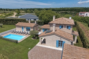 Villa Familiale, plusieurs chambres (Villa Milo Mali Vareski with Pool) | Extérieur