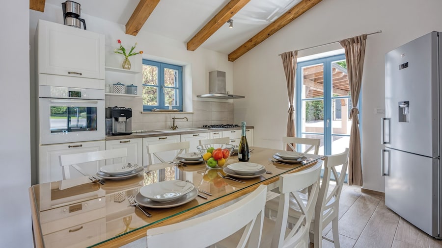 Villa Mali Vareski With Pool