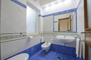 Shower, towels