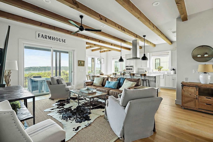 Scenic Lake Travis Farmhouse | Pickleball | Bbq - Lakeway, TX
