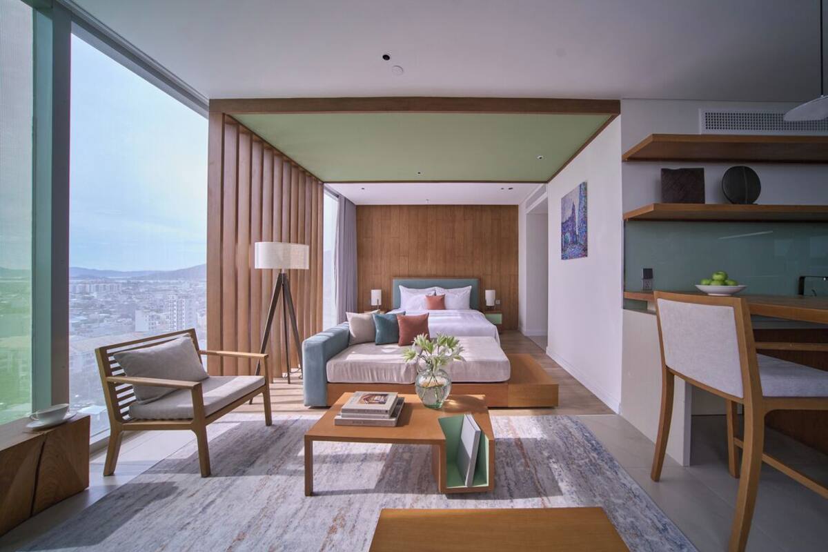 Deluxe Room, City View | In-room safe, desk, laptop workspace, blackout drapes