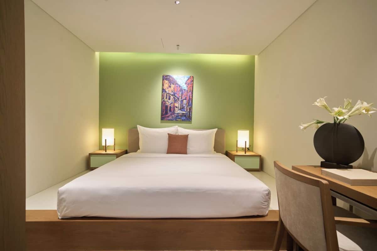 Duplex, Ocean View | In-room safe, desk, laptop workspace, blackout drapes