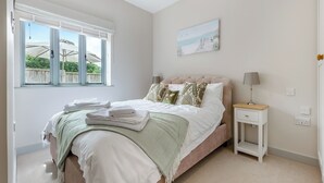 2 bedrooms, WiFi (free), bed sheets - 2 bedroom accommodation in Heacham (Heacham)