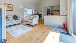 TV - 2 bedroom accommodation in Heacham (Heacham)