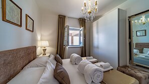 5 chambres, fer et planche à repasser, accès au Wi-Fi (inclus)